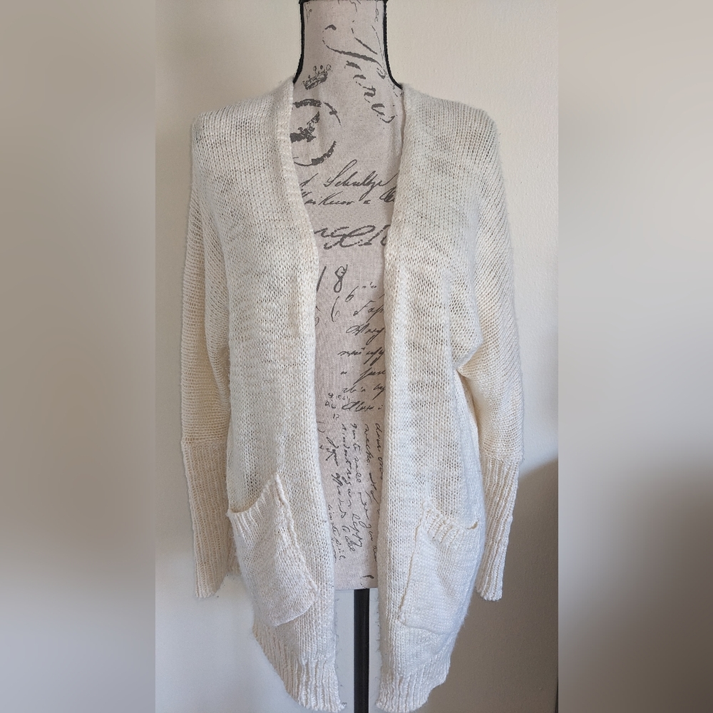 5/$25 Beige Open Cardigan Sweater With 2 Front Pockets Size Small